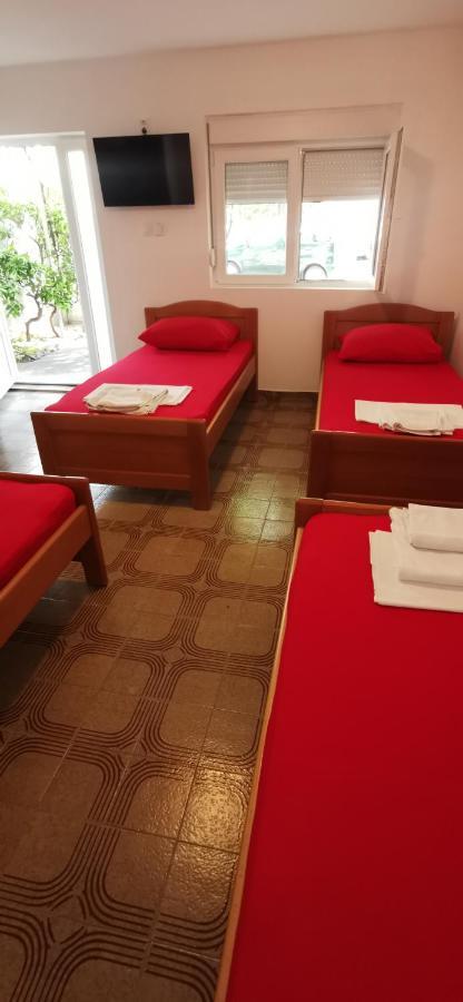 Sobe I Apartmani Marovic Петровац Экстерьер фото