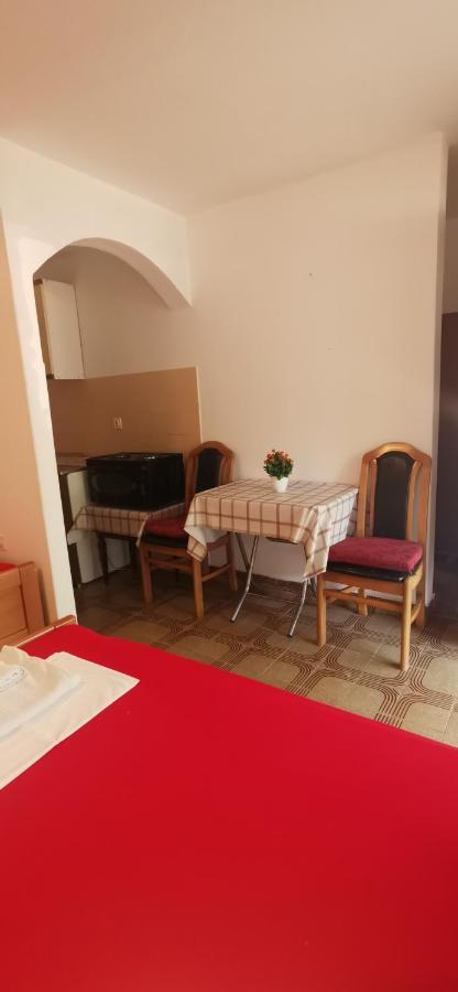 Sobe I Apartmani Marovic Петровац Экстерьер фото