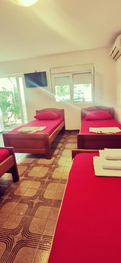 Sobe I Apartmani Marovic Петровац Экстерьер фото